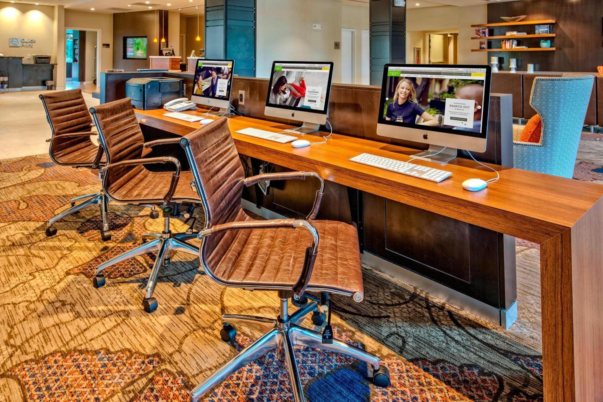 Courtyard By Marriott Oxford Hotel Buitenkant foto